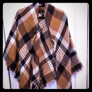 Tan/Black/White Blanket Scarf